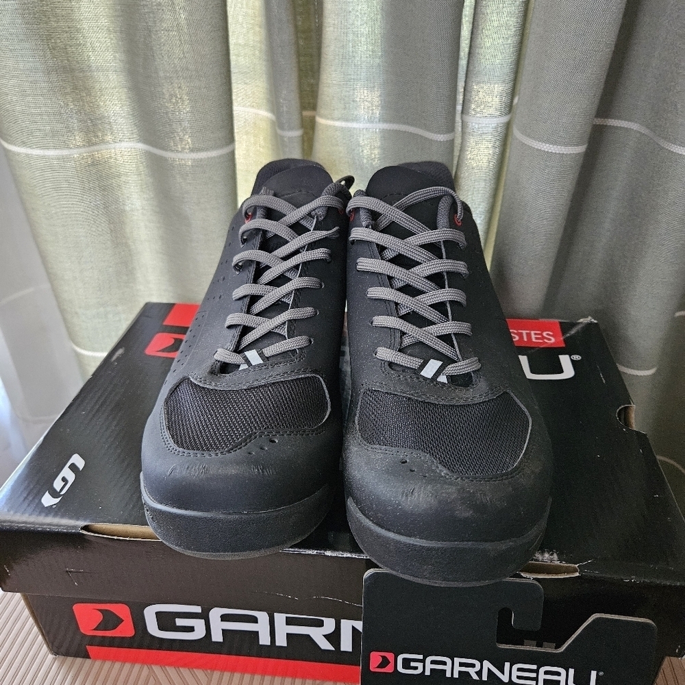 Garneau Men's Black Cycling Boots Shoes Urban Black Asphalt Cleats Echelon 11.5 - Picture 2 of 16